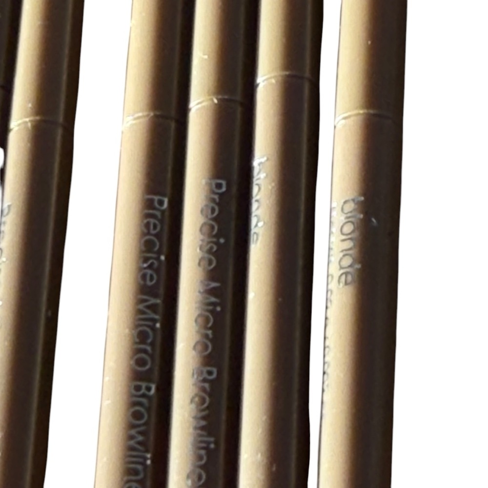 GLO SKIN BEAUTY COSMETICS BUNDLE – BROW PENCILS, LIP CRAYONS & MORE (LOT#8) - Picture 3 of 7